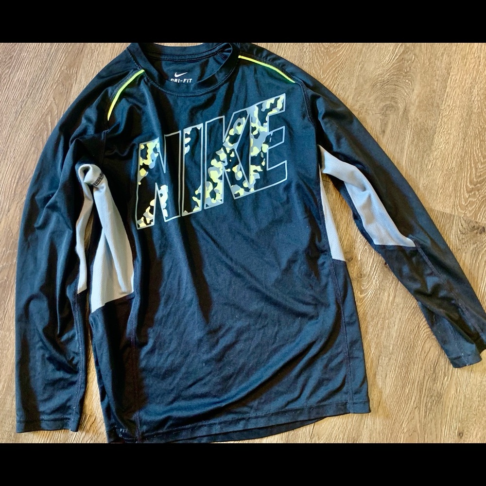 Nike Boys Long Sleeve Dri-Fit Size Large
